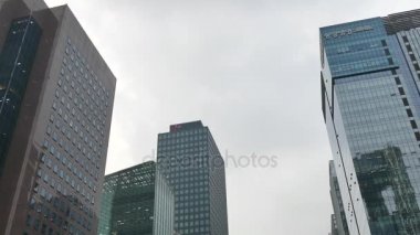 Kentsel görünümü arabalar ve Seul Kore Asya şehir trafik