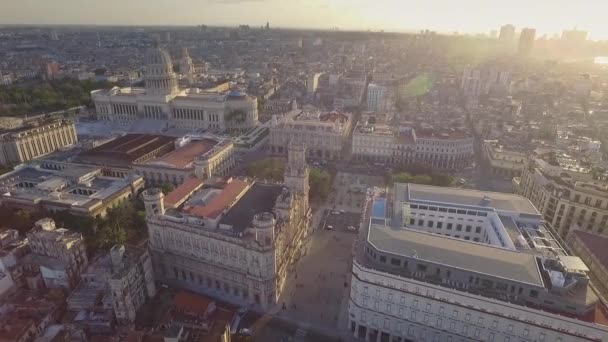 10 Paisaje urbano Vieja Habana Drone Volando en el cielo — Vídeos de Stock