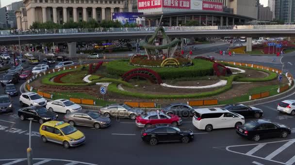 Congested Traffic In Shanghai Financial District With Cars And People — Stock Video