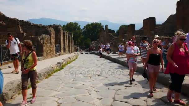 Turistas Caminhando em Pompeia Site Itália — Vídeo de Stock