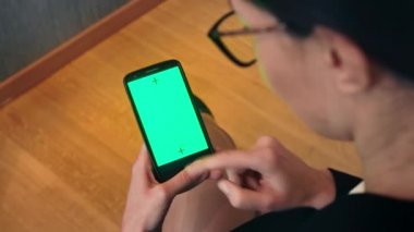 Telefon Smartphone telefon yeşil ekran monitör iş kadını iş kadın çalışma