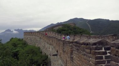 Çin Mutianyu, Pekin, Çin, Asya yakınındaki içinde bölümünün hızlandırılmış. Kalabalık, insanlar, ünlü Çinli anıt turistler. Seyahat, tatil, turizm, peyzaj