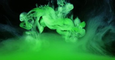 Yeşil mürekkep renklerini su sıvı sanat oluşturma şekilleri