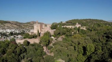 Granada İspanya 'daki Alhambra Kalesi' nin havadan görünüşü