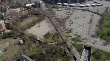 San Siro Stadyumu 'nun havadan görüntüsü COVID-19 salgını sırasında İtalya' nın Milano şehrinde İHA 'dan gökyüzünde uçarken görülüyor. Milano, İtalyan şehri ve koronavirüs salgını