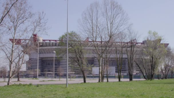 在Covid 19紧急状态期间 意大利米兰圣西罗体育场的外景 意大利米拉诺市和科罗纳韦勒斯大流行病 — 图库视频影像
