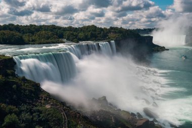 Niagara Falls manzaralı bizden yan
