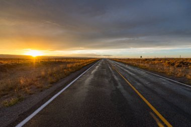 Bizim günbatımı ışınları, Utah devlet yolu