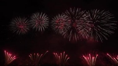 4 Temmuz 'daki bağımsızlık gününden önce Derin Kara Arkaplan Gökyüzü festivalinde 4k Video Görüntüsü