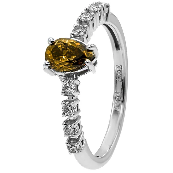 Clásico anillo de oro blanco con diamantes y citrino —  Fotos de Stock