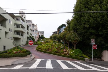 Covid-19 salgını sırasında San Francisco 'nun boş sokakları, karantina, ünlü Lombard sokağı, California Usa