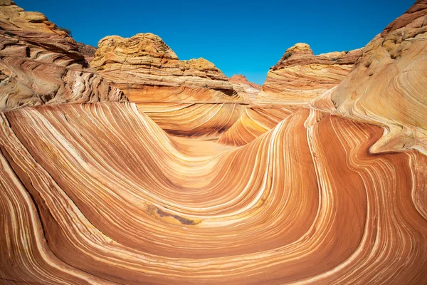 Arizona Wave - Διάσημος σχηματισμός γεωλογικών βράχων στο Φαράγγι Pariah έκλεισε λόγω Coronovirus Covid-19 Πανδημία, Usa σύνορα της Γιούτα και της Αριζόνα — Φωτογραφία Αρχείου