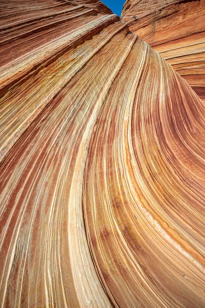 Ola de Arizona - La famosa formación de rocas geológicas en el Cañón Pariah cerró debido al Coronovirus Covid-19 Pandemic, frontera con Estados Unidos de Utah y Arizona — Foto de Stock