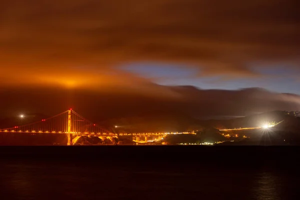 Vista panorámica del puente de oro en San Francisco, California, EE.UU. —  Fotos de Stock
