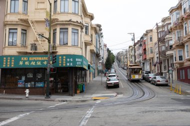 San Francisco - 17 Eylül 2012: San Francisco 'da Kablolu Araba