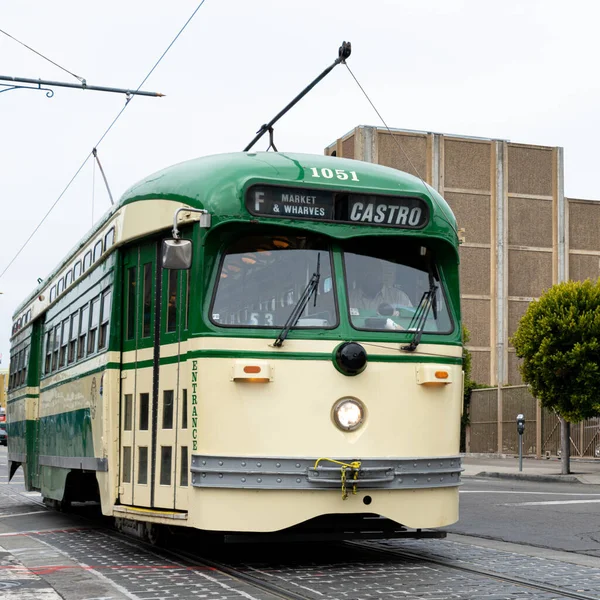 San Francisco - 17 de septiembre de 2012: Teleférico en San Francisco —  Fotos de Stock