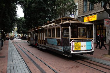 San Francisco - 17 Eylül 2012: San Francisco, Kaliforniya 'da Cable Car
