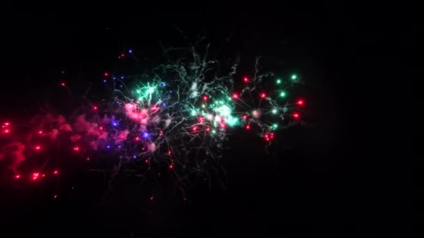 4K footage fireworks on deep black night sky — Stock Video