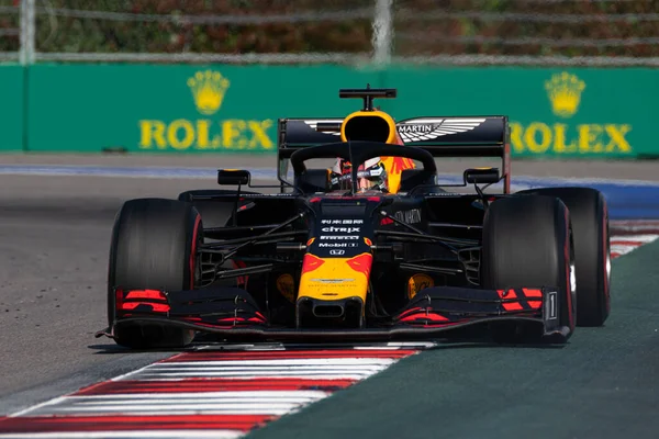 SOCHI, RUSSIA - 29 Eylül 2019: Rusya Formula 1 Grand Prix 'inde Yarış Başladı