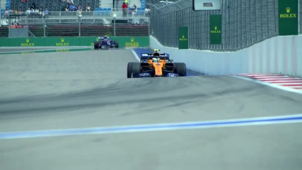 Mclaren, Alpha Tauri and Haas team racing at Formula 1 Russian Grand Prix 2019 — Stock Video