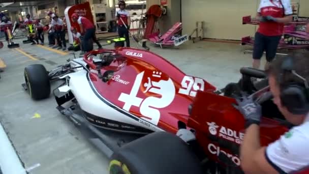 Alpha Romeo F1 Ekibi Rusya Formula 1 Grand Prix 2019 'da mola verdi. — Stok video