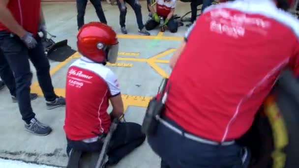 Alpha Romeo pit stop στη Formula 1 Grand Prix της Ρωσίας 2019 — Αρχείο Βίντεο