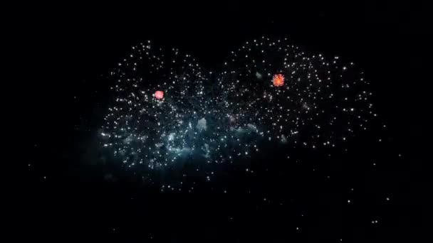 Fogos de artifício no céu noturno, isolados em fundo preto — Vídeo de Stock
