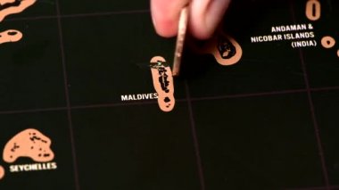 Maldivler 'in kara kazı kazan haritasına dolar.