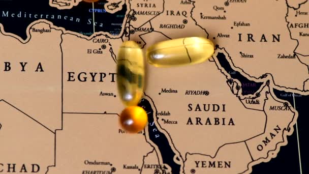 Konsep Covid-19, peta perjalanan awal hitam, Arab Saudi, Mesir — Stok Video
