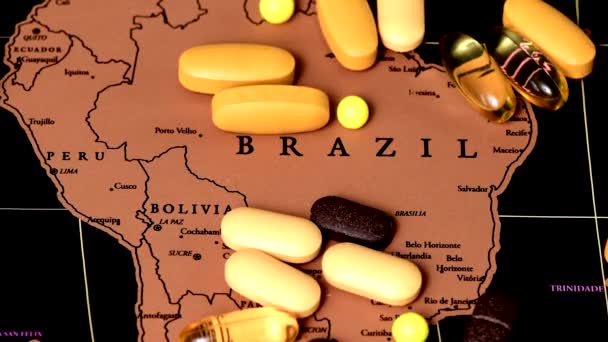 Covid-19 koncept, černý scratch Brazílie cestovní mapa, — Stock video