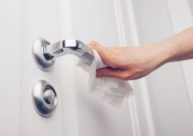 El Temizleme Kapı Kolu Antiseptikle