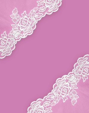 Davetiye, tebrik veya pembe bir arka plan üzerinde beyaz dantel düğün kartı.