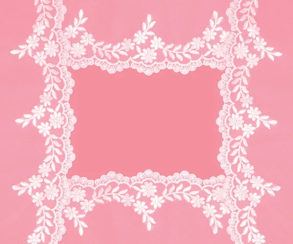 Pozvánka Pozdrav Nebo Svatební Přání Bílou Krajkou Růžovém Pozadí — Stock fotografie