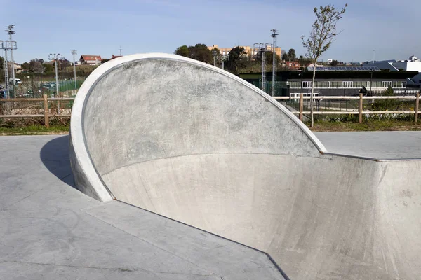 Wieg Een Betonnen Kom Een Skatepark — Stockfoto