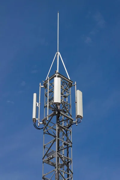 Telekommunikation Trådlös Mobiltelefon Antenner Torn Höghastighetssändare För Internet — Stockfoto