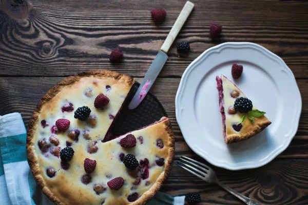 Zelfgemaakte zoete raspberry pie — Stockfoto