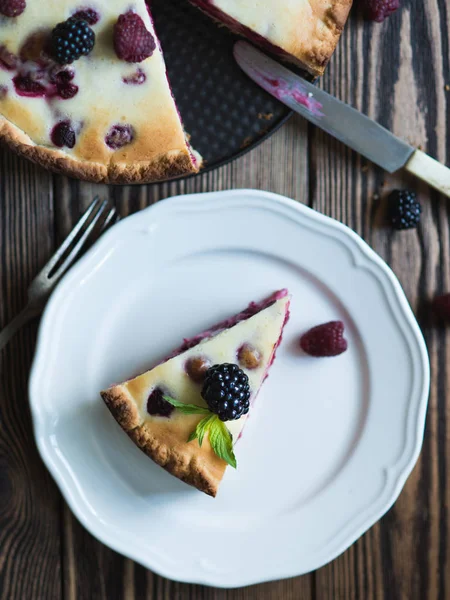 Домашний малиновый пирог — стоковое фото