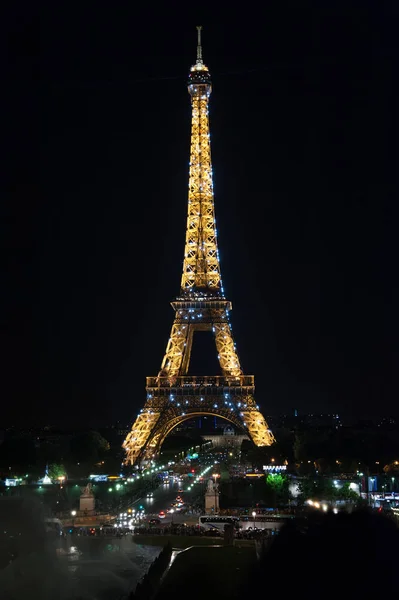 Wieża Eiffla w Paryżu nocą — Zdjęcie stockowe