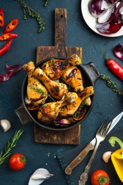 kızarmış tavuk drumsticks