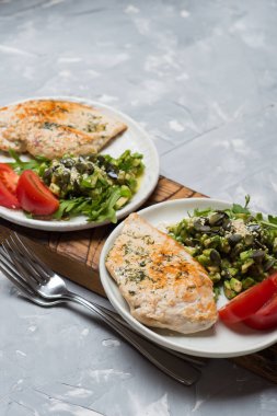 Kızarmış tavuk göğsü biftek