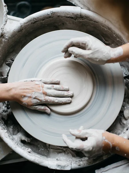 Mulheres fazendo cerâmica — Fotografia de Stock