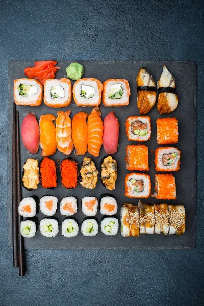 Comida japonesa Sushi —  Fotos de Stock