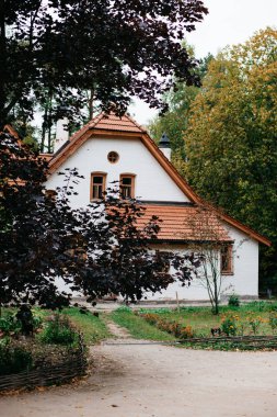 Kırsal kesimde bir ev