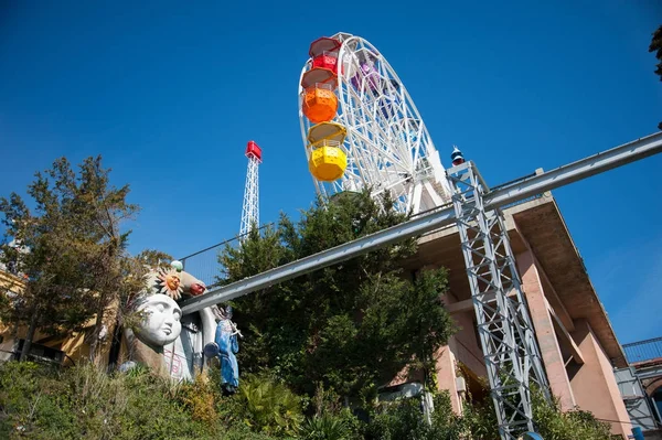 Ferris-wheel in the Amusement Park on Mountain Tibidabo in Barce — Stock Photo, Image