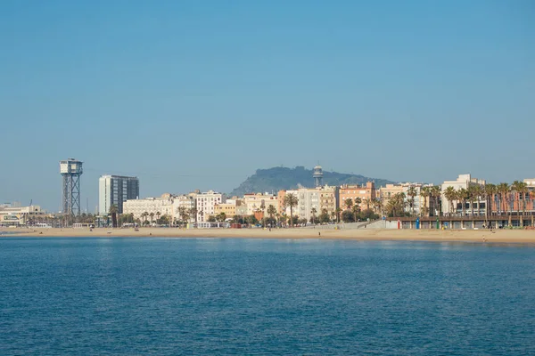 Playa de Barcelona durante la mañana soleada —  Fotos de Stock