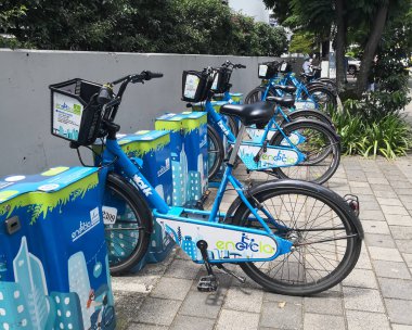 Medellin, Kolombiya 'da bir bisiklet sistemi olan tek bir Encicla' nın ayrıntıları