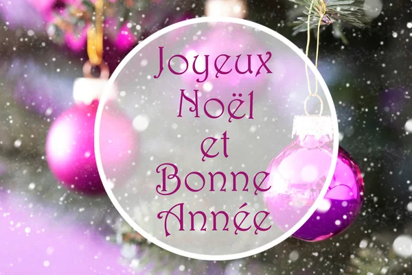 玫瑰石英圣诞球，Bonne Annee 意味着新的一年 — 图库照片