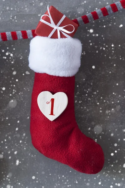 Botte Nicholas verticale avec cadeau, Fond de ciment, Premier avènement, Flocons de neige — Photo