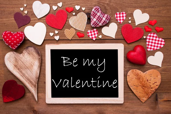 Jeden Chalkbord, wiele czerwone serca, Be My Valentine — Zdjęcie stockowe