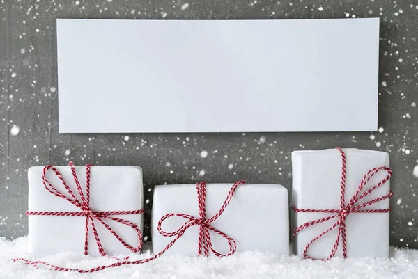 Λευκό δώρο με νιφάδες χιονιού, αντίγραφο χώρου — Φωτογραφία Αρχείου